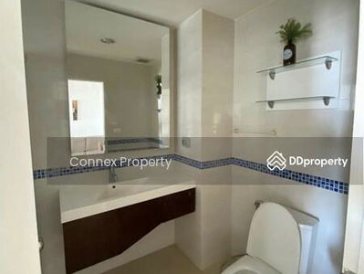 Life @ Sukhumvit 65, Bangkok, Thailand Life @ Sukhumvit 65, Bangkok, Thailand