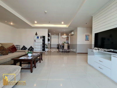 Piyathip Place, Bangkok, Thailand Piyathip Place, Bangkok, Thailand