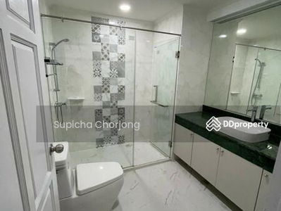 Govind Tower, Bangkok, Thailand Govind Tower, Bangkok, Thailand