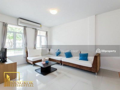 Townhouse in Compound, Bangkok, Thailand Townhouse in Compound, Bangkok, Thailand