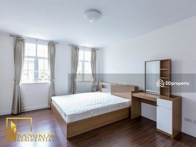 Townhouse in Compound, Bangkok, Thailand Townhouse in Compound, Bangkok, Thailand