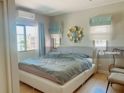 Setthasiri Phahol-Watcharapol, Bangkok, Thailand Setthasiri Phahol-Watcharapol, Bangkok, Thailand