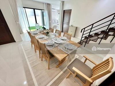 The complete Sriracha, Chon Buri, Thailand The complete Sriracha, Chon Buri, Thailand