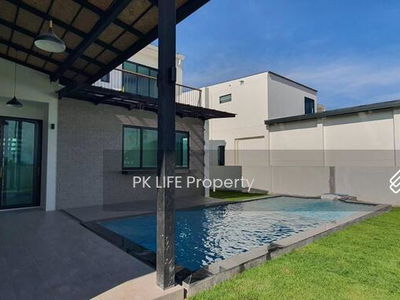 Housing in Ban Ratsada, Thailand Housing in Ban Ratsada, Thailand