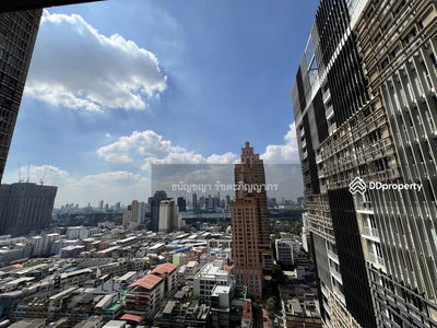 Park Origin Phrom Phong, Bangkok, Thailand Park Origin Phrom Phong, Bangkok, Thailand