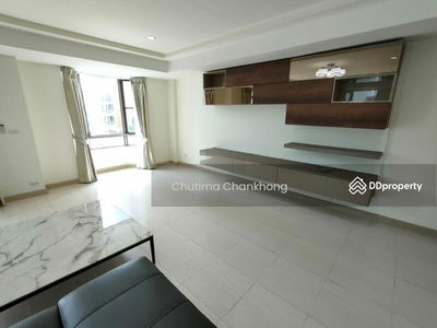 Royal Castle Sukhumvit, Bangkok, Thailand Royal Castle Sukhumvit, Bangkok, Thailand