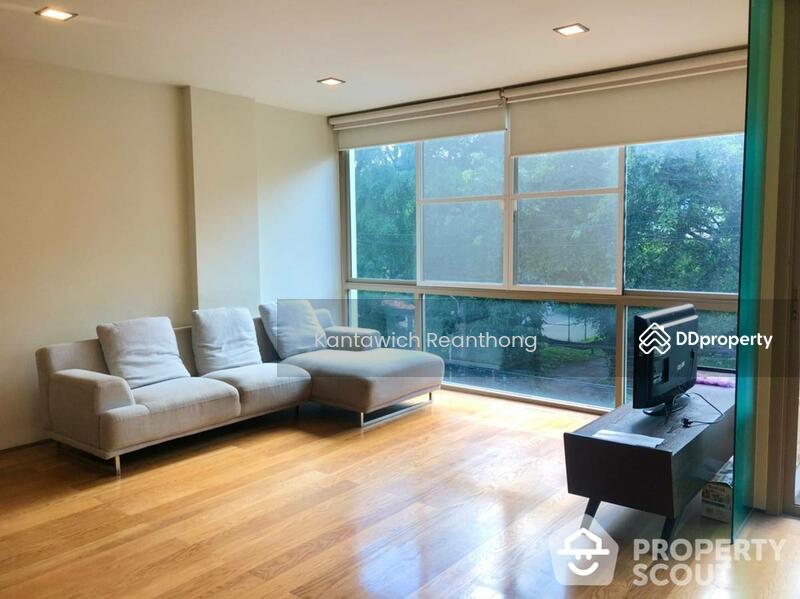 Ficus Lane, Bangkok, Thailand Ficus Lane, Bangkok, Thailand