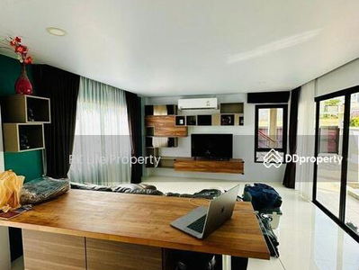 Housing in Ban Ratsada, Thailand Housing in Ban Ratsada, Thailand