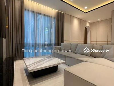 Inthamara 29, Intersection 1, Bangkok, Thailand Inthamara 29, Intersection 1, Bangkok, Thailand