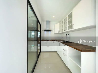 Nirvana Define Rama 9, Bangkok, Thailand Nirvana Define Rama 9, Bangkok, Thailand