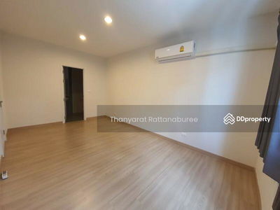 The Master @BTS Udomsuk, Bangkok, Thailand The Master @BTS Udomsuk, Bangkok, Thailand