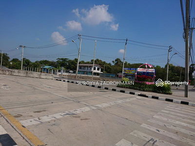 Land for rent already filled Ready to surround with reinforced concrete slabs, corner plot, Bangkok, Thailand Land for rent already filled Ready to surround with reinforced concrete slabs, corner plot, Bangkok, Thailand