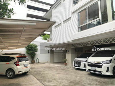 10110, Bangkok, Thailand 10110, Bangkok, Thailand