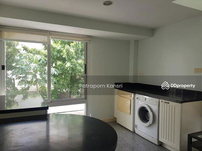 Spacious 4-Br House near BTS Phrom Phong, Bangkok, Thailand Spacious 4-Br House near BTS Phrom Phong, Bangkok, Thailand