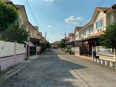 Nannarin Village, Pathum Thani, Thailand Nannarin Village, Pathum Thani, Thailand