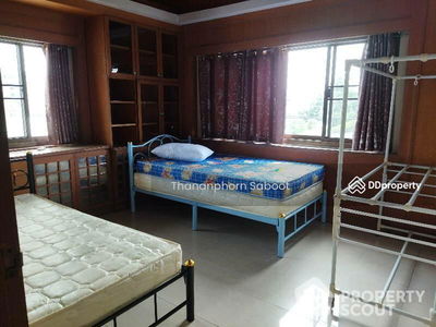 Sam Sen Nok, Bangkok, Thailand Sam Sen Nok, Bangkok, Thailand