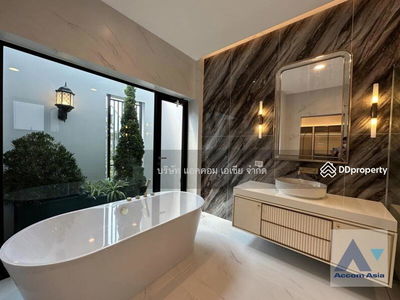 Nantawan Rama 9 New Krungthepkreetha, Bangkok, Thailand Nantawan Rama 9 New Krungthepkreetha, Bangkok, Thailand