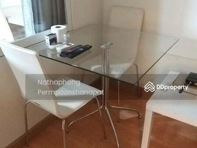 Life @ Ratchada-Suthisan, Bangkok, Thailand Life @ Ratchada-Suthisan, Bangkok, Thailand