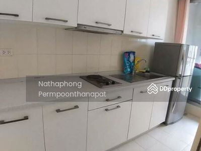 Life @ Ratchada-Suthisan, Bangkok, Thailand Life @ Ratchada-Suthisan, Bangkok, Thailand