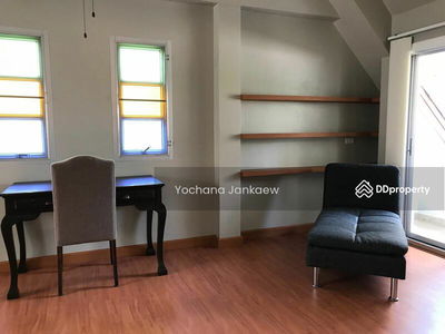 Large 5-Br House near BTS Nana, Bangkok, Thailand Large 5-Br House near BTS Nana, Bangkok, Thailand