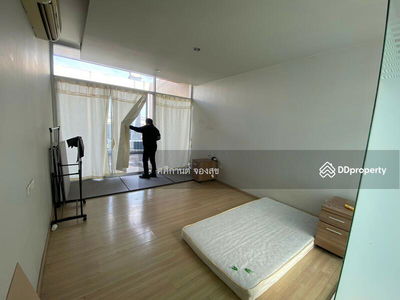 3-story commercial building (Room 111 /37, Bangkok, Thailand 3-story commercial building (Room 111 /37, Bangkok, Thailand