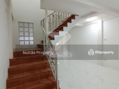 Townhouse Punnawithi, Bangkok, Thailand Townhouse Punnawithi, Bangkok, Thailand