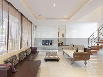 Gehäuse In Ban Ratsada, Thailand Gehäuse In Ban Ratsada, Thailand