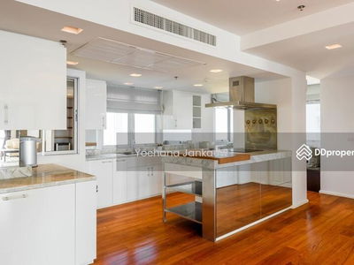 Nusasiri Grand, Bangkok, Thailand Nusasiri Grand, Bangkok, Thailand