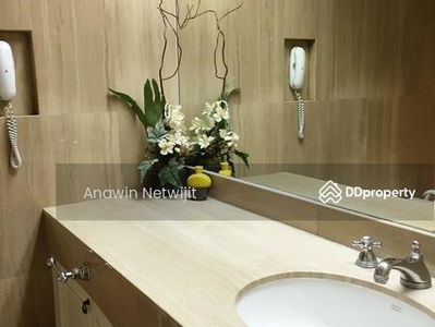 Langsuan Ville, Bangkok, Thailand Langsuan Ville, Bangkok, Thailand