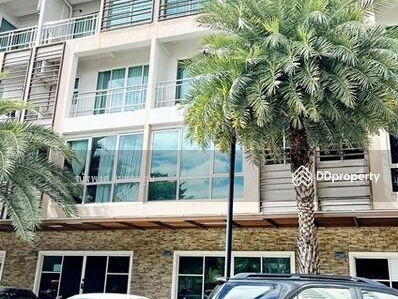 Terminal 21, New Sathorn International (2 km.), Bangkok University, Khlong Toei (4.5 km.), Bangkok, Thailand Terminal 21, New Sathorn International (2 km.), Bangkok University, Khlong Toei (4.5 km.), Bangkok, Thailand