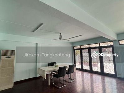 House next to BTS Phahonyothin 59, Bangkok, Thailand House next to BTS Phahonyothin 59, Bangkok, Thailand