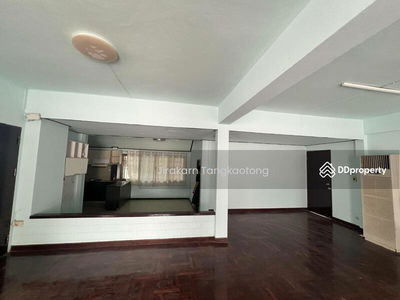 House next to BTS Phahonyothin 59, Bangkok, Thailand House next to BTS Phahonyothin 59, Bangkok, Thailand