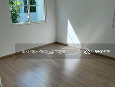 Siwalee Srinagarindra - Rom Klao, Bangkok, Thailand Siwalee Srinagarindra - Rom Klao, Bangkok, Thailand