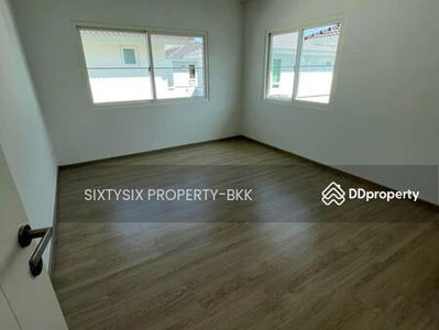 Siwalee Srinagarindra - Rom Klao, Bangkok, Thailand Siwalee Srinagarindra - Rom Klao, Bangkok, Thailand