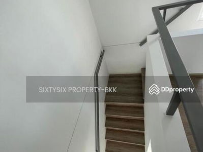 Siwalee Srinagarindra - Rom Klao, Bangkok, Thailand Siwalee Srinagarindra - Rom Klao, Bangkok, Thailand