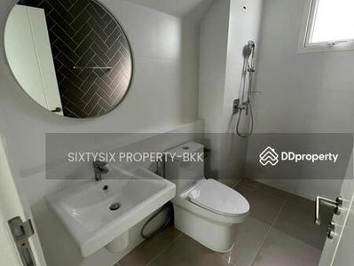 Siwalee Srinagarindra - Rom Klao, Bangkok, Thailand Siwalee Srinagarindra - Rom Klao, Bangkok, Thailand