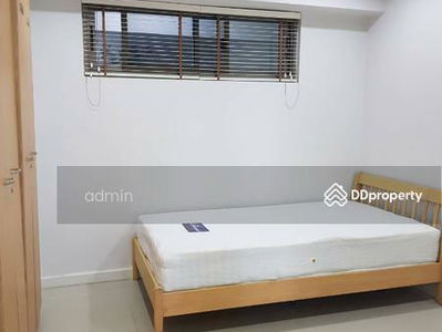 Royal Castle Sukhumvit, Bangkok, Thailand Royal Castle Sukhumvit, Bangkok, Thailand