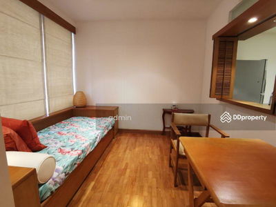 Langsuan Ville, Bangkok, Thailand Langsuan Ville, Bangkok, Thailand