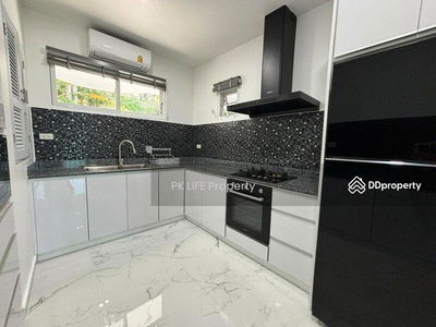 Housing in Ban Chalong, Thailand Housing in Ban Chalong, Thailand