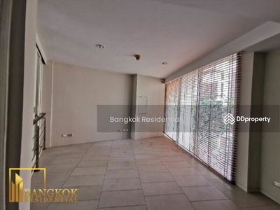 Townhouse in Compound, Bangkok, Thailand Townhouse in Compound, Bangkok, Thailand