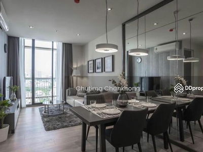 Park Origin Phrom Phong, Bangkok, Thailand Park Origin Phrom Phong, Bangkok, Thailand