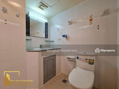 Royal Castle Sukhumvit, Bangkok, Thailand Royal Castle Sukhumvit, Bangkok, Thailand