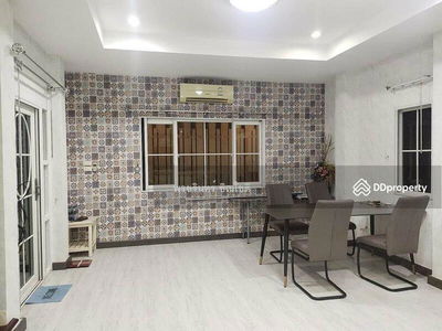 Narawadee Pinklao - Rama 5, Nonthaburi, Thailand Narawadee Pinklao - Rama 5, Nonthaburi, Thailand