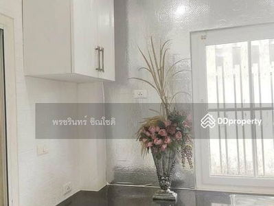 Narawadee Pinklao - Rama 5, Nonthaburi, Thailand Narawadee Pinklao - Rama 5, Nonthaburi, Thailand