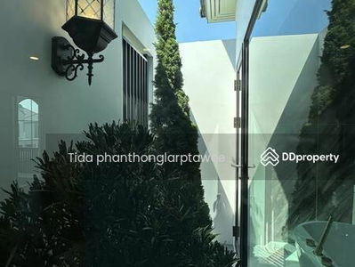 Nantawan Rama 9 New Krungthepkreetha, Bangkok, Thailand Nantawan Rama 9 New Krungthepkreetha, Bangkok, Thailand