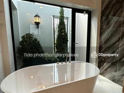 Nantawan Rama 9 New Krungthepkreetha, Bangkok, Thailand Nantawan Rama 9 New Krungthepkreetha, Bangkok, Thailand