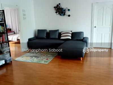 Spacious 5-Bedroom House, Bangkok, Thailand Spacious 5-Bedroom House, Bangkok, Thailand