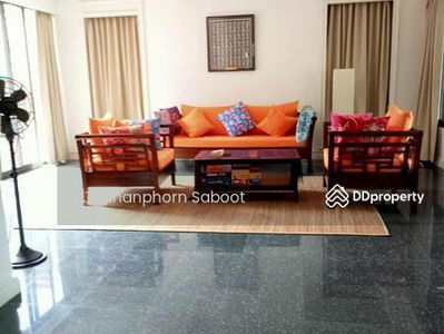 Spacious 5-Bedroom House, Bangkok, Thailand Spacious 5-Bedroom House, Bangkok, Thailand