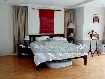 Spacious 5-Bedroom House, Bangkok, Thailand Spacious 5-Bedroom House, Bangkok, Thailand