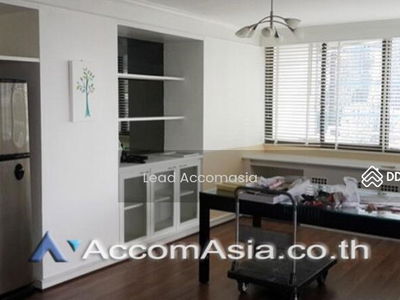 Lake Avenue Sukhumvit 16, Bangkok, Thailand Lake Avenue Sukhumvit 16, Bangkok, Thailand